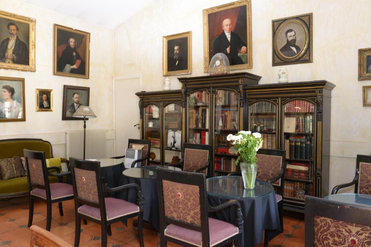 Chateau De Lantic Martillac Bagian luar foto