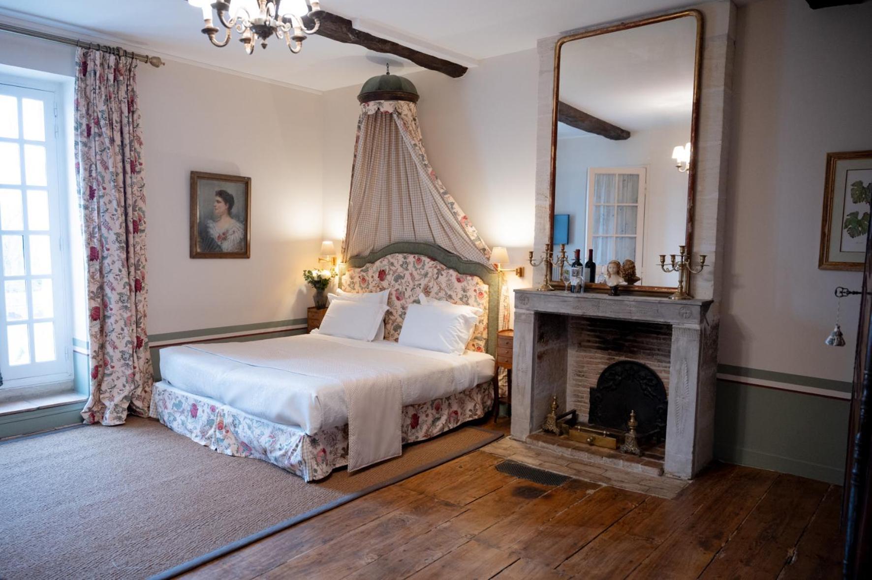 Chateau De Lantic Martillac Bagian luar foto